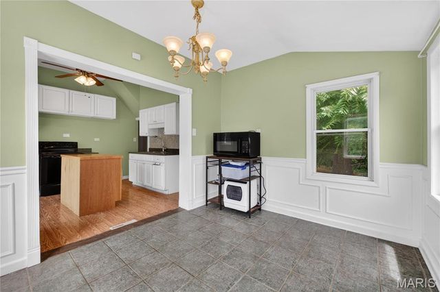 126 S Jefferson Avenue, Collinsville, IL 62234