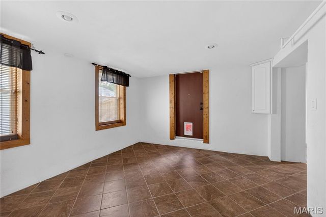 126 S Jefferson Avenue, Collinsville, IL 62234