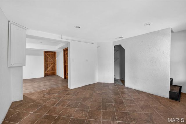 126 S Jefferson Avenue, Collinsville, IL 62234
