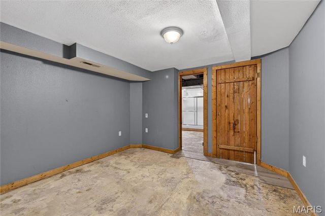 126 S Jefferson Avenue, Collinsville, IL 62234