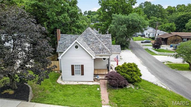 126 S Jefferson Avenue, Collinsville, IL 62234