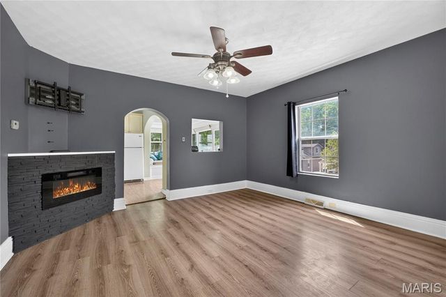 126 S Jefferson Avenue, Collinsville, IL 62234