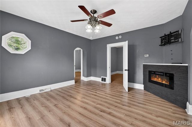 126 S Jefferson Avenue, Collinsville, IL 62234