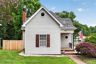 126 S Jefferson Avenue, Collinsville, IL 62234