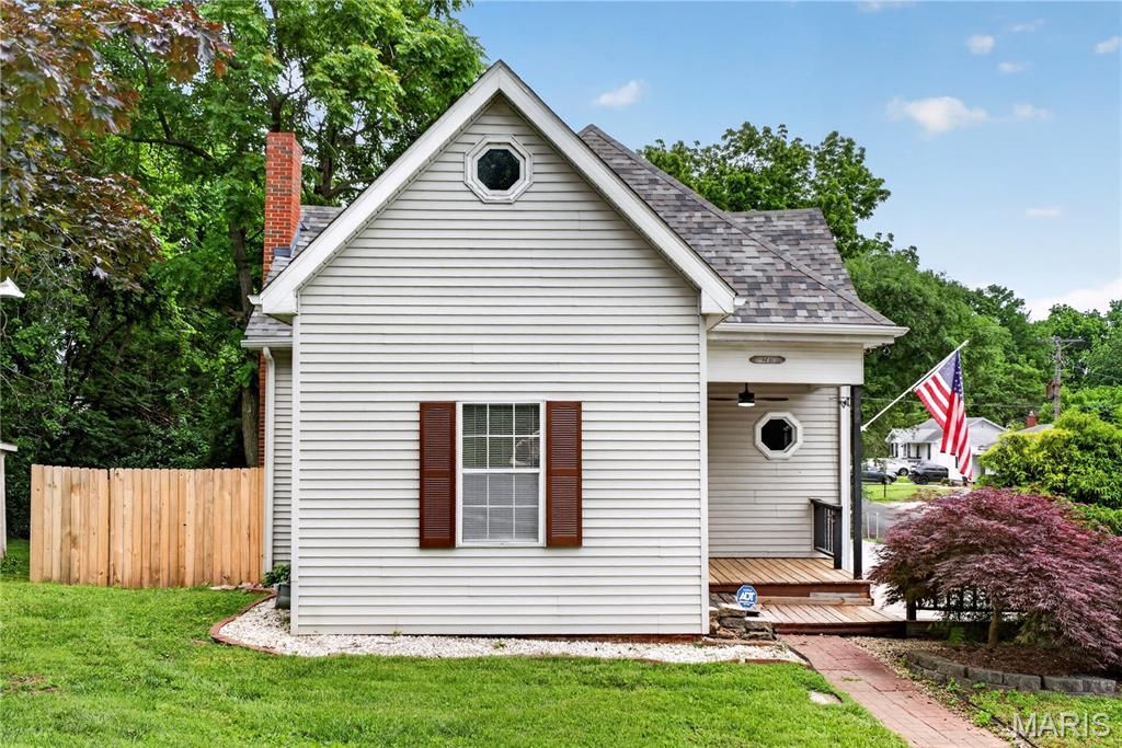 126 S Jefferson Avenue, Collinsville, IL 62234