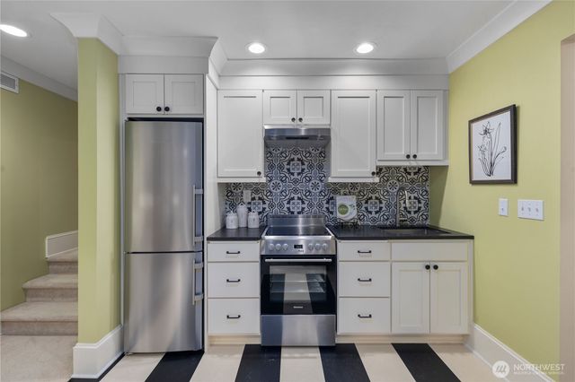 426 Smith Street, Seattle, WA 98109