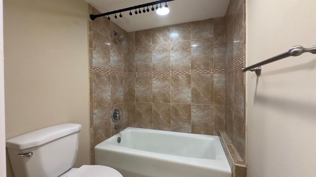 2425 Presidential Way 203, West Palm Beach, FL 33401