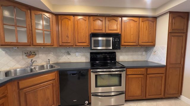 2425 Presidential Way 203, West Palm Beach, FL 33401