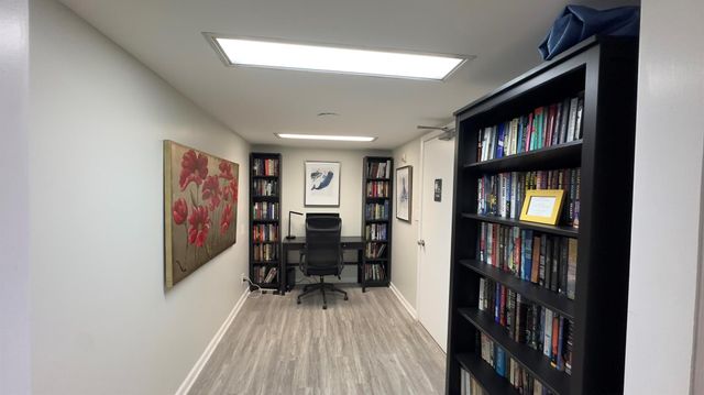 2425 Presidential Way 203, West Palm Beach, FL 33401