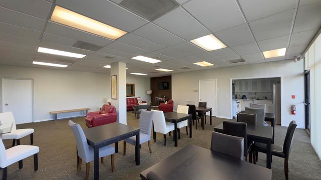 2425 Presidential Way 203, West Palm Beach, FL 33401