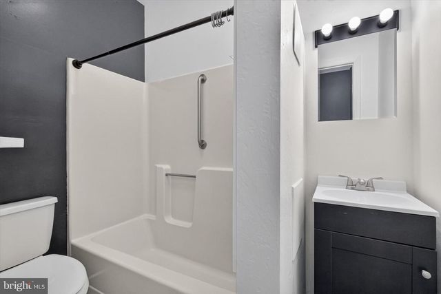 115 E LOCUST ST, Mechanicsburg, PA 17055