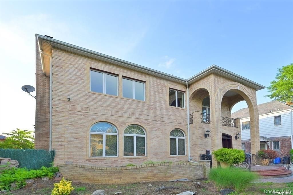 10835 66th Road, Forest Hills, NY 11375