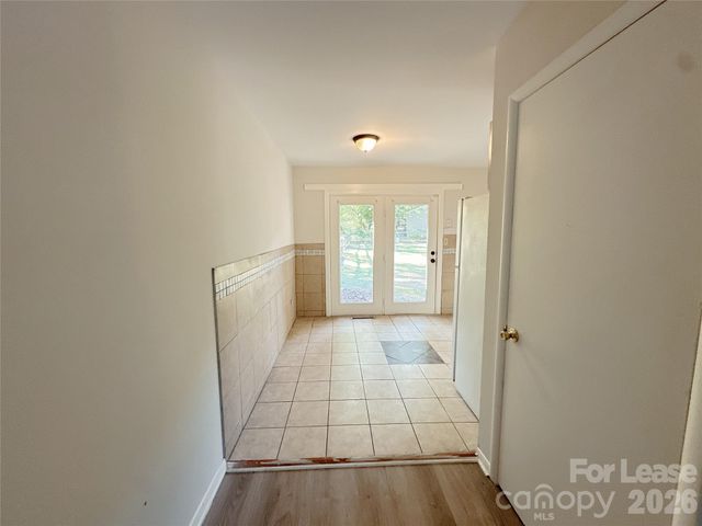 5006 Malibu Drive, Charlotte, NC 28215
