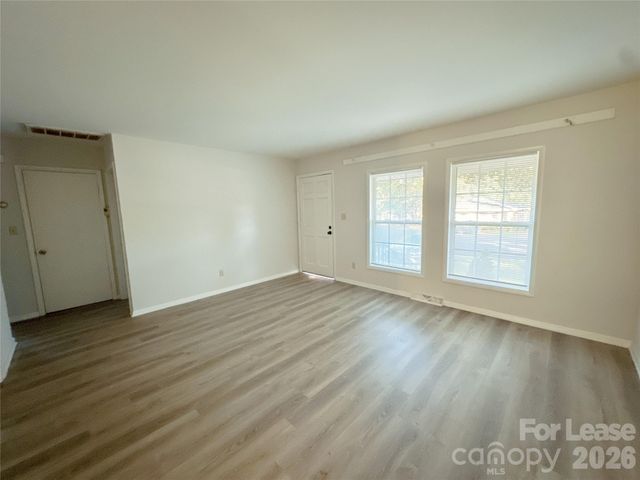 5006 Malibu Drive, Charlotte, NC 28215