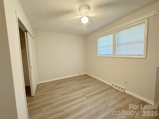 5006 Malibu Drive, Charlotte, NC 28215