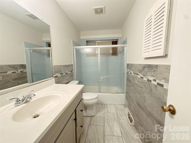 5006 Malibu Drive, Charlotte, NC 28215