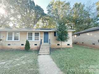 5006 Malibu Drive, Charlotte, NC 28215