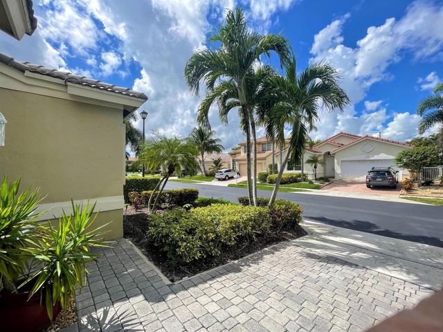 7060 NW Turtle Walk, Boca Raton, FL 33487