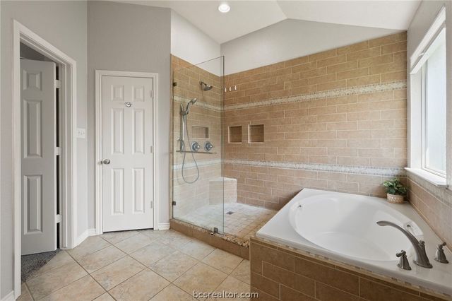 2705 Lynnwood, Bryan, TX 77807