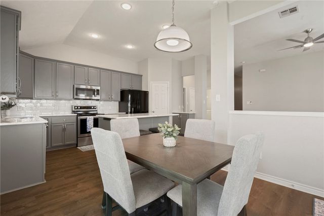 2705 Lynnwood, Bryan, TX 77807
