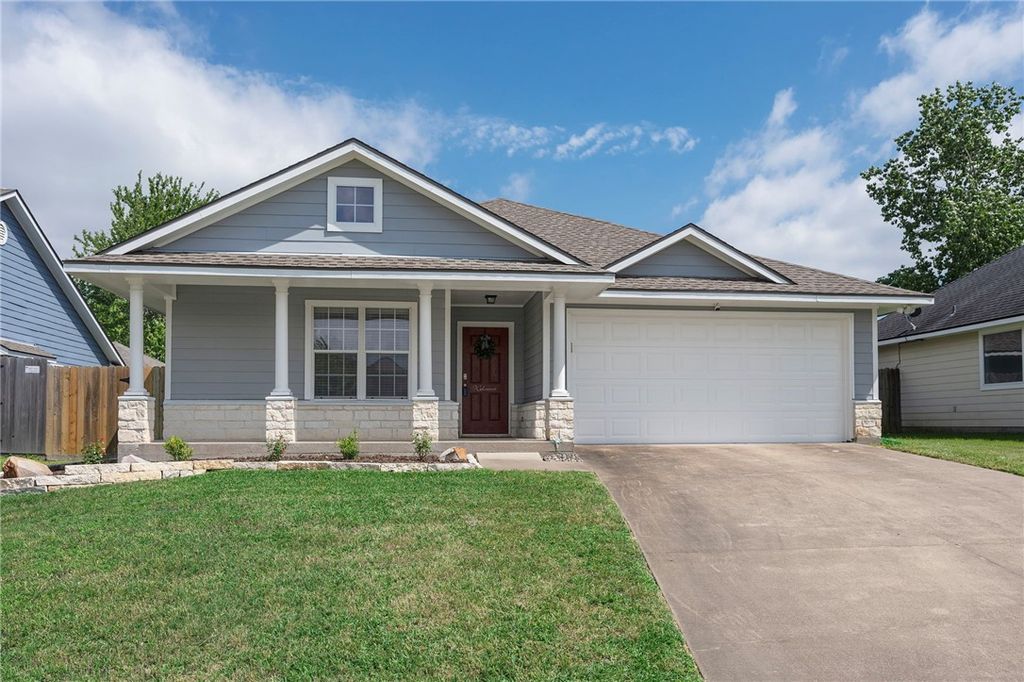 2705 Lynnwood, Bryan, TX 77807