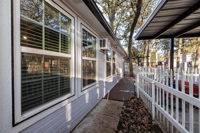 9953 Greentree Lane, Wills Point, TX 75169
