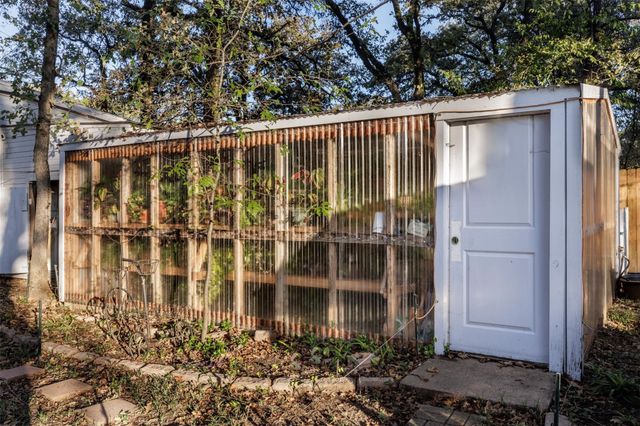 9953 Greentree Lane, Wills Point, TX 75169