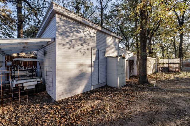 9953 Greentree Lane, Wills Point, TX 75169