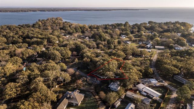 9953 Greentree Lane, Wills Point, TX 75169