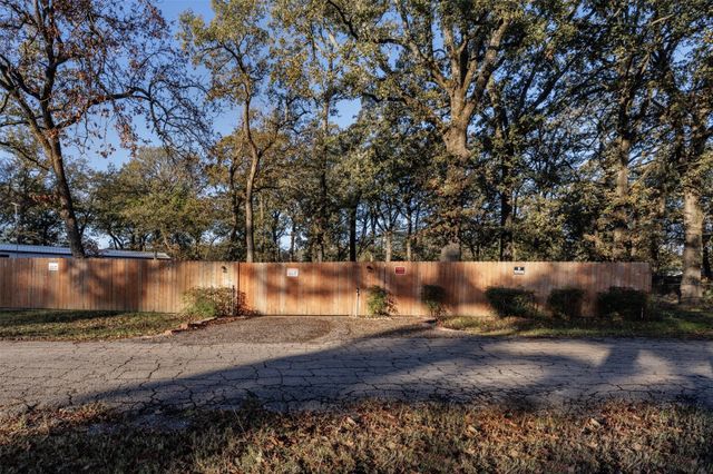 9953 Greentree Lane, Wills Point, TX 75169