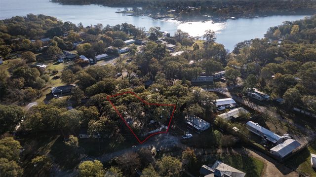 9953 Greentree Lane, Wills Point, TX 75169
