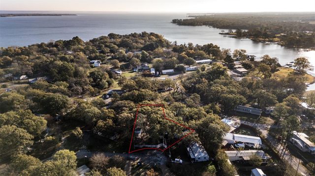 9953 Greentree Lane, Wills Point, TX 75169