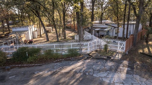 9953 Greentree Lane, Wills Point, TX 75169
