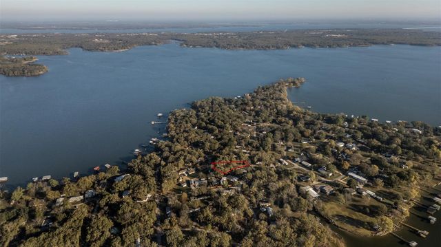 9953 Greentree Lane, Wills Point, TX 75169