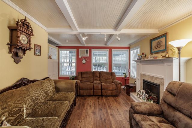 9953 Greentree Lane, Wills Point, TX 75169