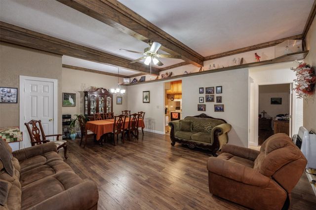 9953 Greentree Lane, Wills Point, TX 75169