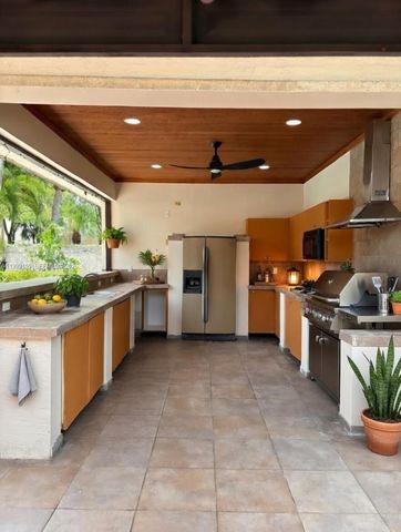 15816 SW 103rd Ln 0, Miami, FL 33196