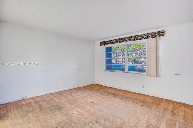 900 SW 128th Ave 103D, Pembroke Pines, FL 33027