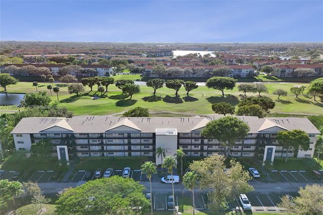 900 SW 128th Ave 103D, Pembroke Pines, FL 33027