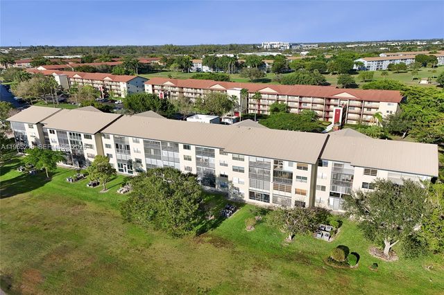 900 SW 128th Ave 103D, Pembroke Pines, FL 33027