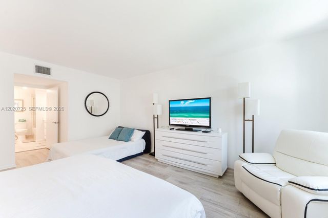 2301 Collins Avenue 804, Miami Beach, FL 33139