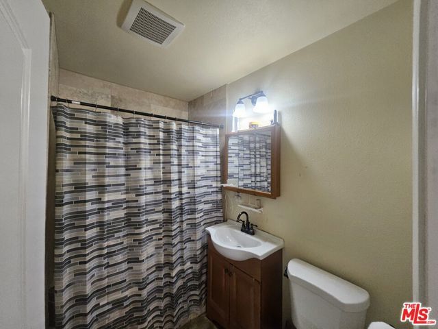 1738 W 66th Street, Los Angeles, CA 90047