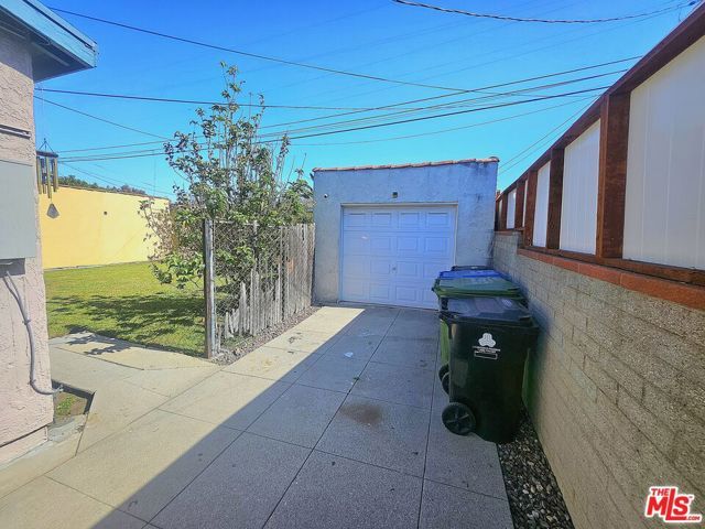 1738 W 66th Street, Los Angeles, CA 90047