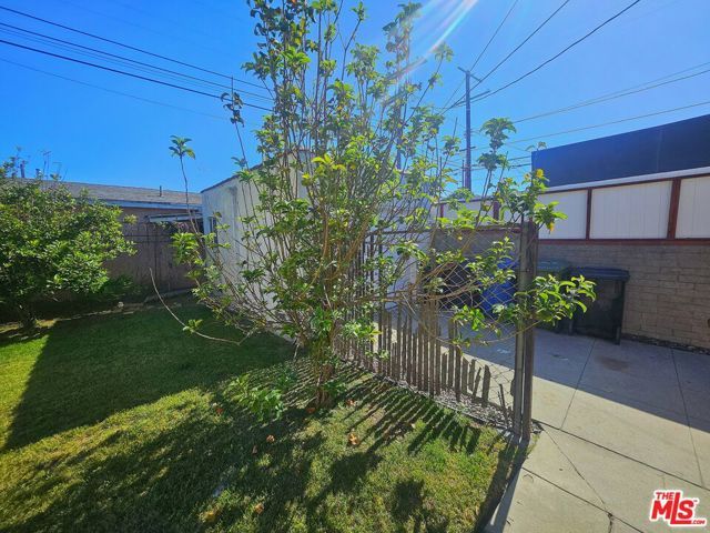 1738 W 66th Street, Los Angeles, CA 90047