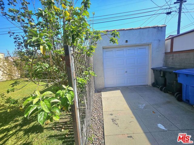 1738 W 66th Street, Los Angeles, CA 90047