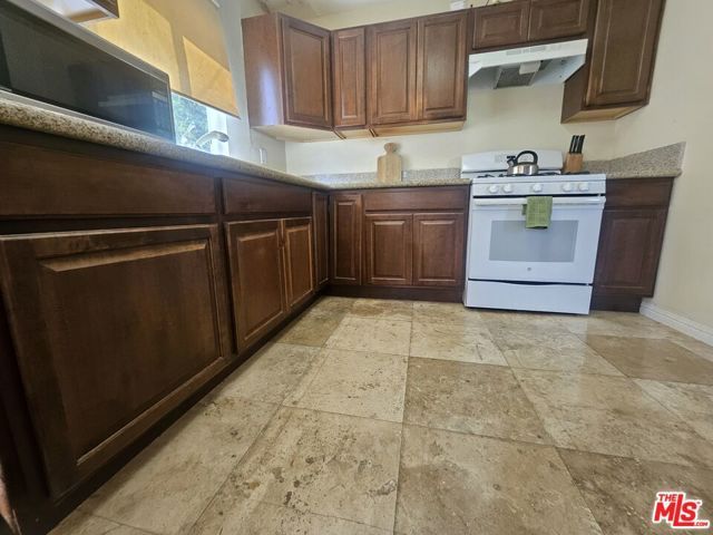 1738 W 66th Street, Los Angeles, CA 90047