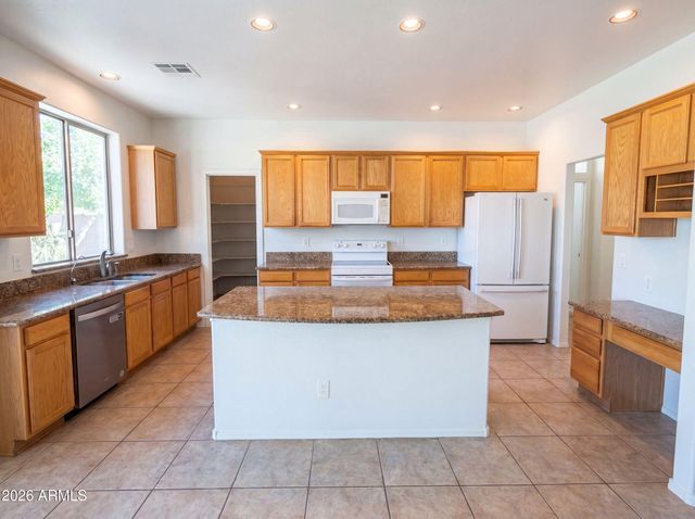 9029 W YUKON Drive, Peoria, AZ 85382