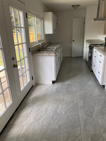 854 Timberdale Street, Grand Prairie, TX 75052