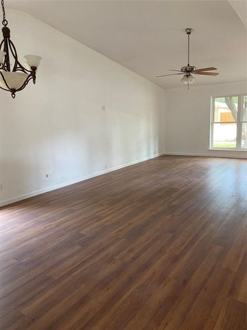 854 Timberdale Street, Grand Prairie, TX 75052