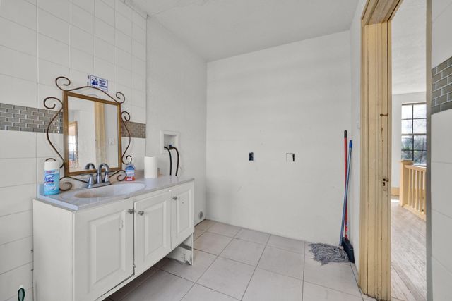 3727 Broadway Street, Houston, TX 77017